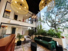 Urban Towers - Brand new contemporary 2 BR apartment in downtown